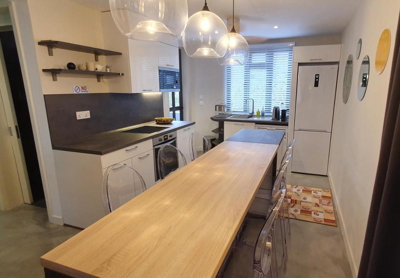 Les Cerisiers - Exclusive Beach Residence - 3 Bedroom Modern Apartment, Flic En Flac Bagian luar foto