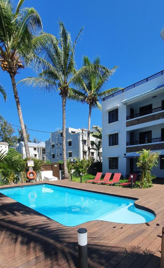 Les Cerisiers - Exclusive Beach Residence - 3 Bedroom Modern Apartment, Flic En Flac Bagian luar foto