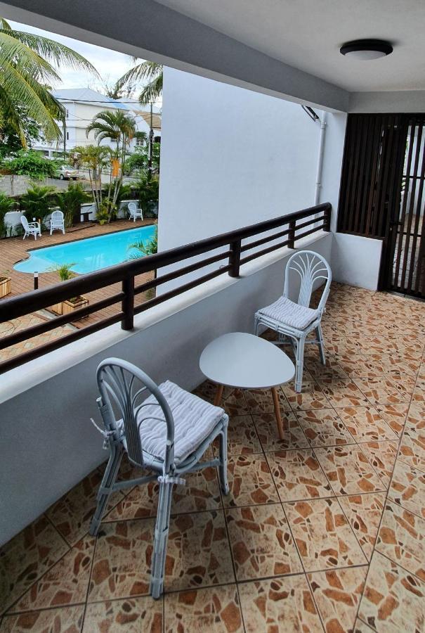 Les Cerisiers - Exclusive Beach Residence - 3 Bedroom Modern Apartment, Flic En Flac Bagian luar foto